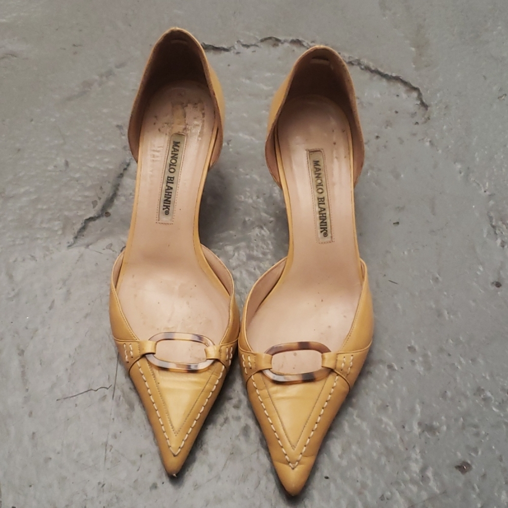 Manolo Blahnik kitten heels